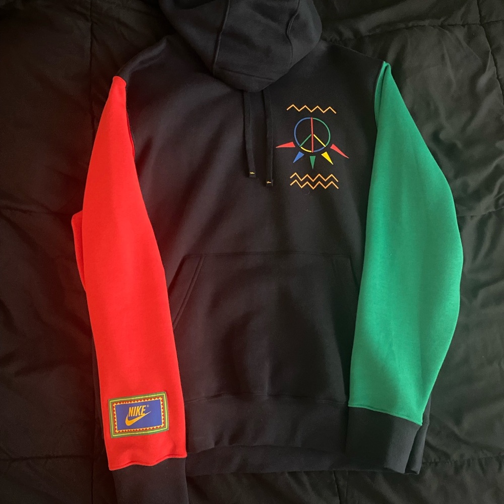 Nike Gel Playground Peace Urban Jungle Black Hoodie. Size M